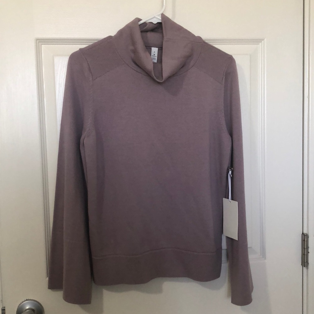 Lululemon city trek turtleneck